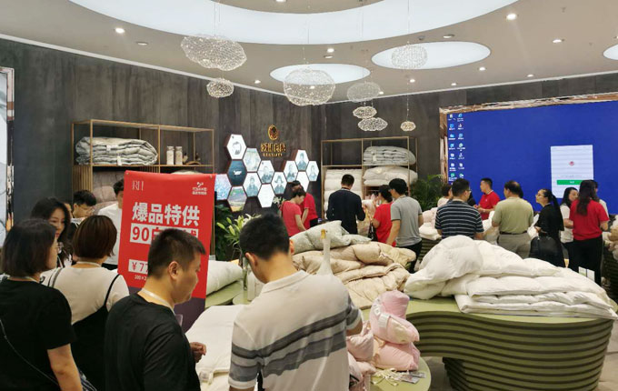 多地展會現(xiàn)場簽單！百聯(lián)憑什么“約”到服裝家紡用戶？